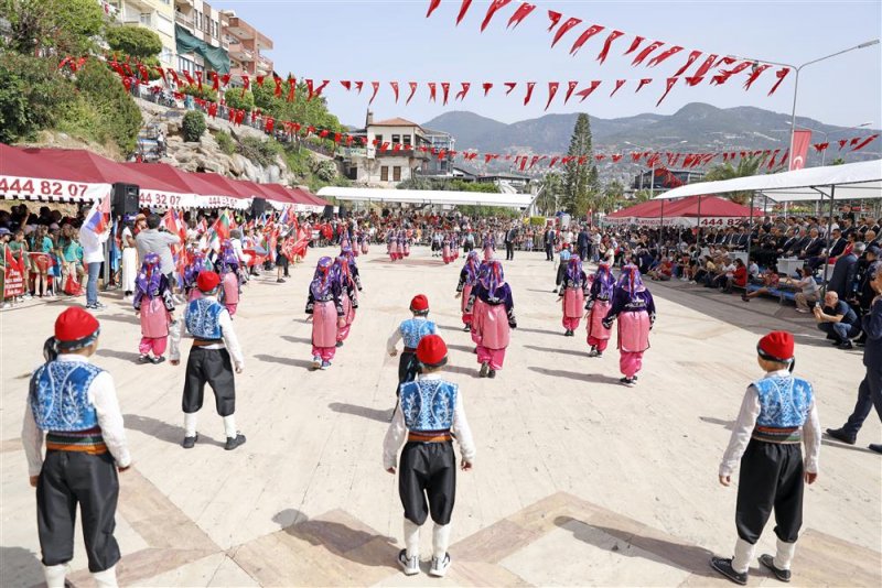 Alanya'da 23 nisan coşkusu