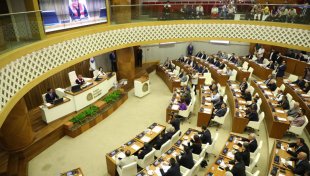 Antalya Büyükşehir Belediye Meclisi Yeni Dönemin Ilk Toplantısını Yaptı