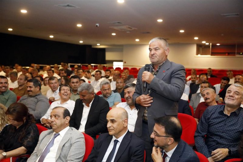 Başkan &ouml;z&ccedil;elik kurum amirleri ve muhtarlar ile bir araya geldi