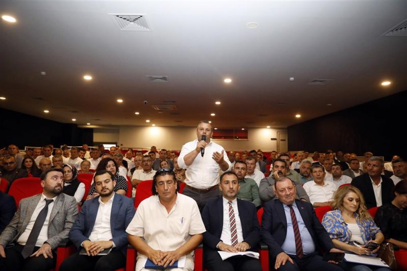 Başkan &ouml;z&ccedil;elik kurum amirleri ve muhtarlar ile bir araya geldi