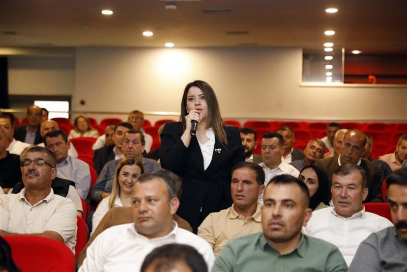 Başkan &ouml;z&ccedil;elik kurum amirleri ve muhtarlar ile bir araya geldi