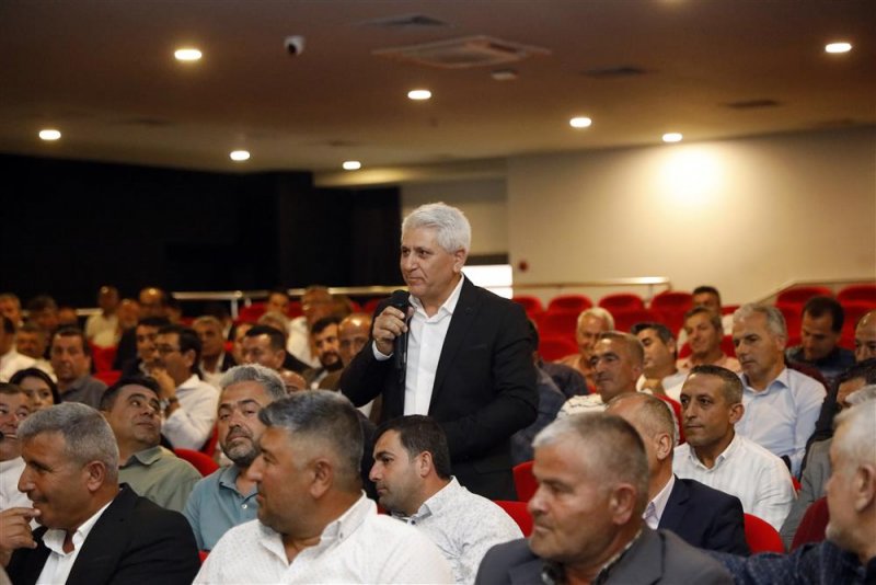 Başkan &ouml;z&ccedil;elik kurum amirleri ve muhtarlar ile bir araya geldi