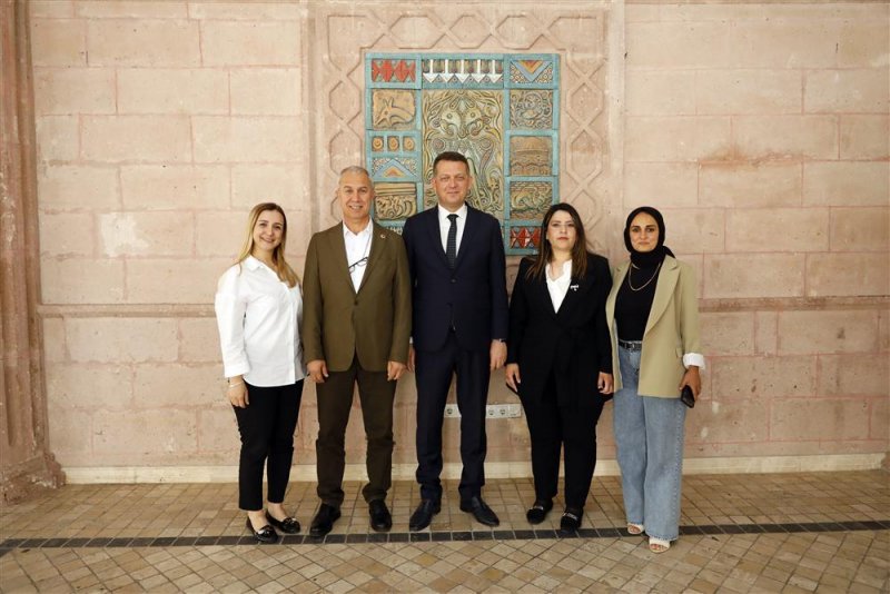 Başkan &ouml;z&ccedil;elik kurum amirleri ve muhtarlar ile bir araya geldi