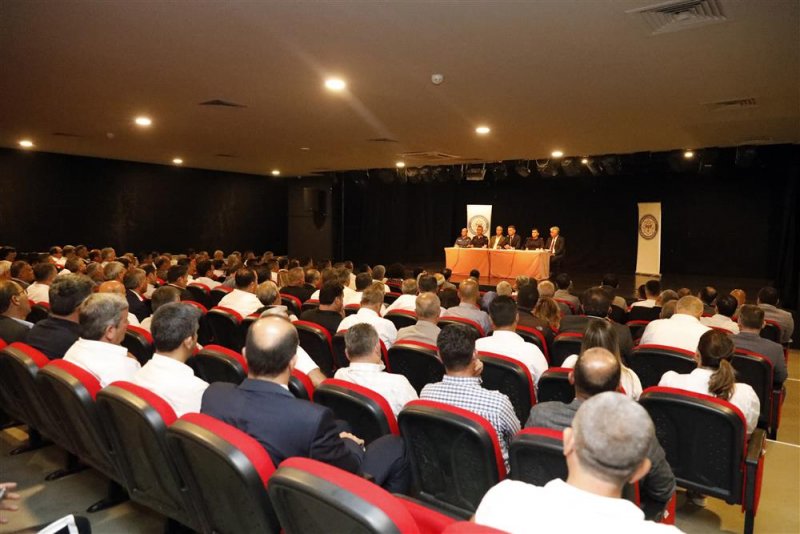 Başkan &ouml;z&ccedil;elik kurum amirleri ve muhtarlar ile bir araya geldi