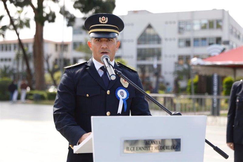 Başkan özçelik polis haftasını kutladı