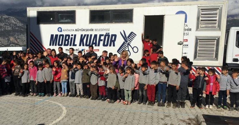 Mobil Kuaför Ilçelerde 1658 Vatandaşa Hizmet Verdi