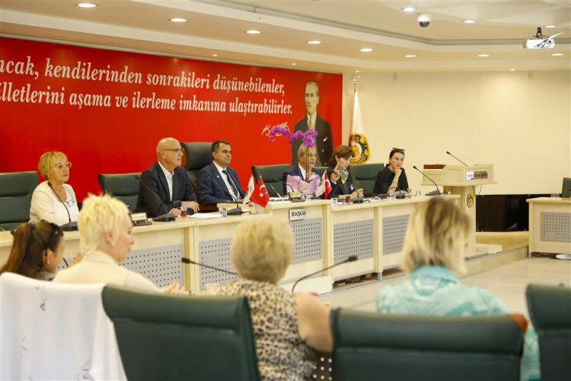 Yabancılar meclisi yeni belediye yönetimi ile ilk toplantısını yaptı