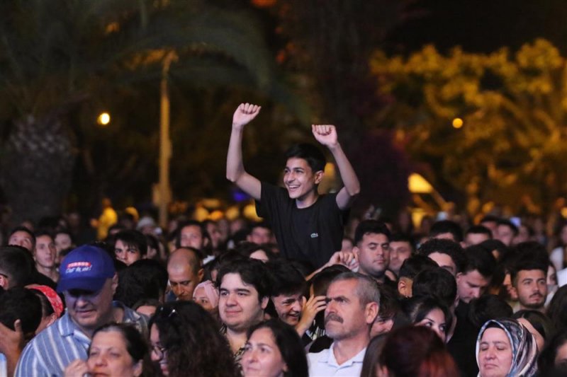 22. alanya uluslararası kültür sanat ve turizm festivali yeni türkü konseriyle sona erdi