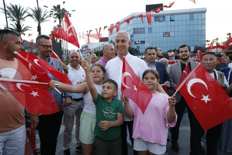 Alanya belediyesi’nden muhteşem 19 mayıs kutlaması alanya fener alayı ve yüzyüzeyken konuşuruz konseriyle unutulmaz bir bayram yaşadı