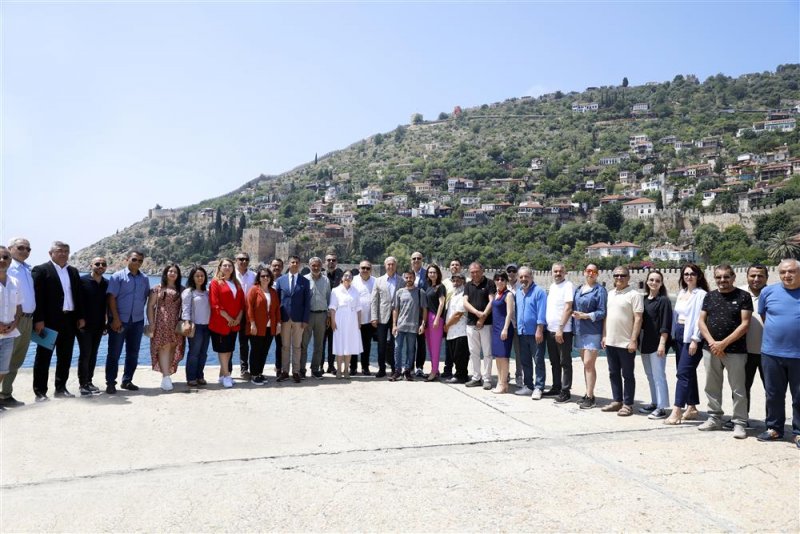 Başkan &ouml;z&ccedil;elik: alanya&rsquo;ya nefes veren değerleri sunacağız