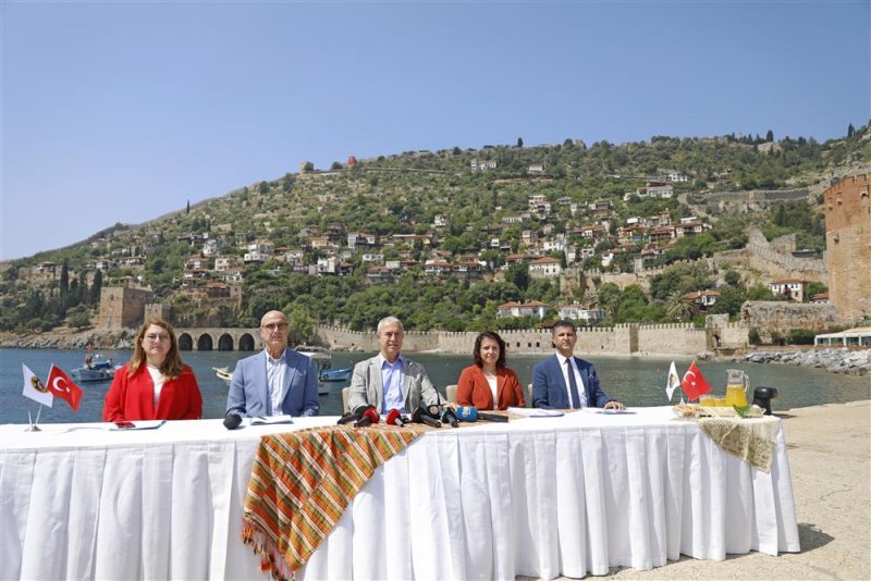 Başkan &ouml;z&ccedil;elik: alanya&rsquo;ya nefes veren değerleri sunacağız