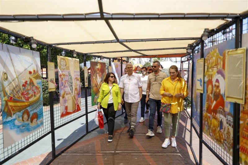 Başkan &ouml;z&ccedil;elik festival alanında stantları ve sergileri ziyaret etti