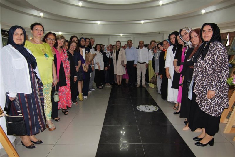 &Ccedil;ıplaklı el sanatları kursları yıl sonu sergisi a&ccedil;ıldı