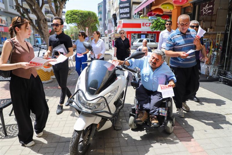 Engelsiz trafik için farkındalık broşürleri dağıtıldı