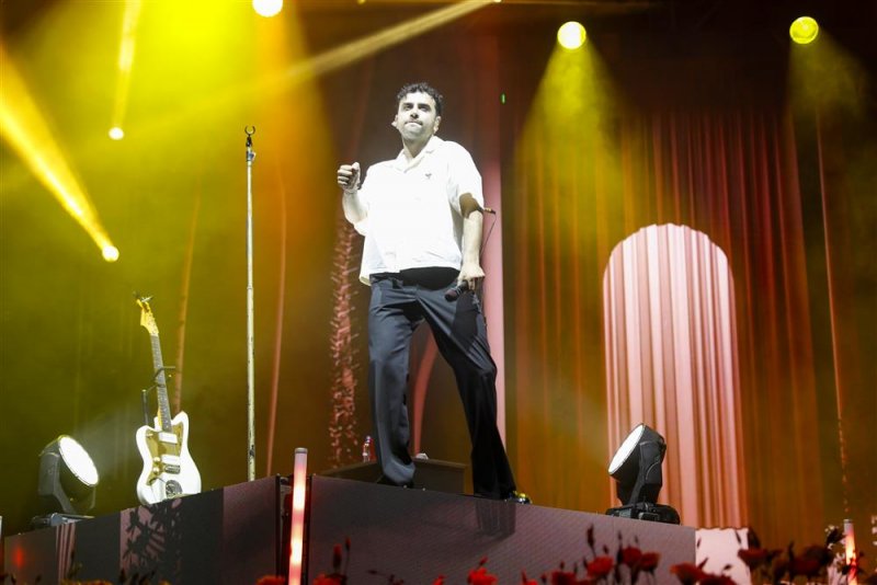 Festivalde sahne alan dj gökhan sakaltaş ve köfn grubu dinleyenleri coşturdu