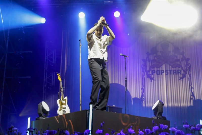 Festivalde sahne alan dj gökhan sakaltaş ve köfn grubu dinleyenleri coşturdu