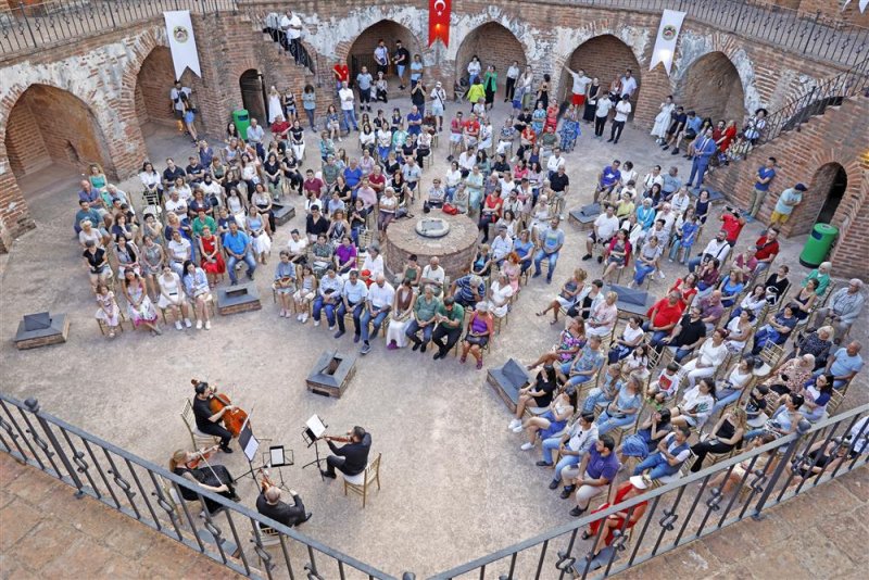 İlklerin festivali b&uuml;y&uuml;k ilgi g&ouml;rd&uuml;