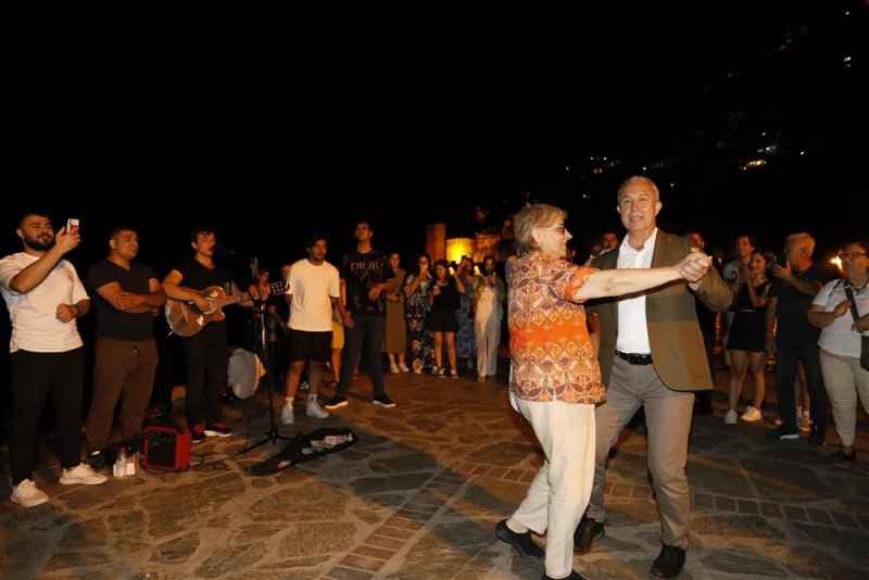 İlklerin festivali b&uuml;y&uuml;k ilgi g&ouml;rd&uuml;