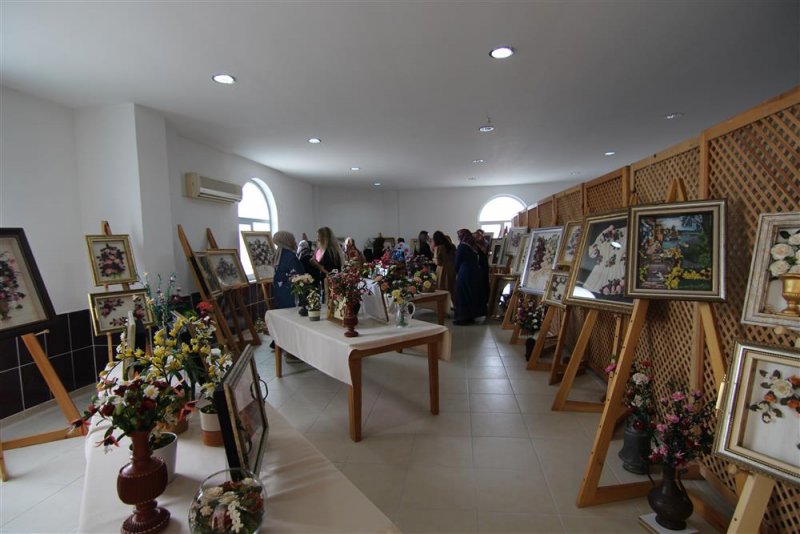 Kestel mahallesi el sanatları kursu yıl sonu sergisi açıldı