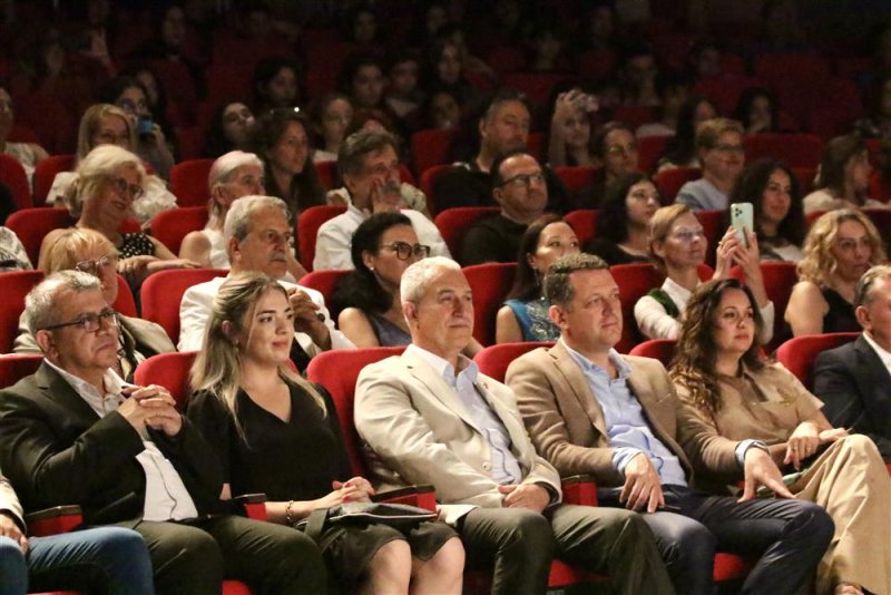 Macaristan ulusal dans topluluğu&rsquo;ndan muhteşem g&ouml;steri