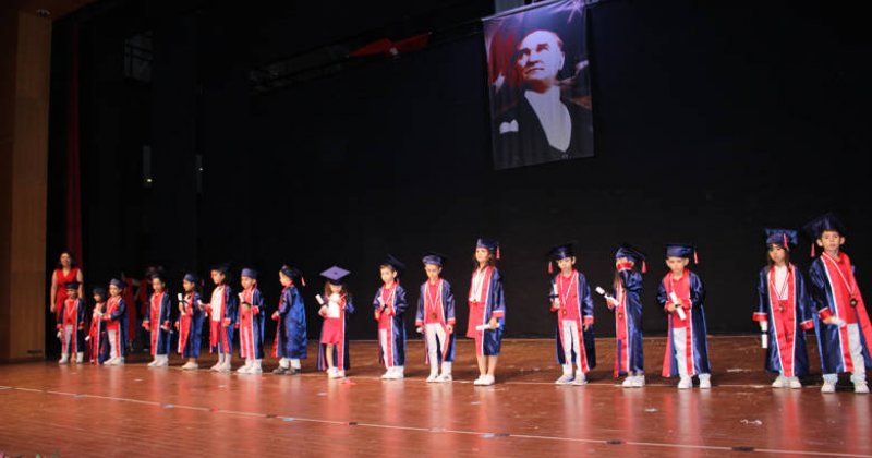 Antalya Büyükşehir Belediyesi Manavgat Kreşinde Miniklerin Mezuniyet Coşkusu