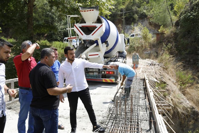 Alanya belediyesi 64 yıllık köprüyü yeniliyor