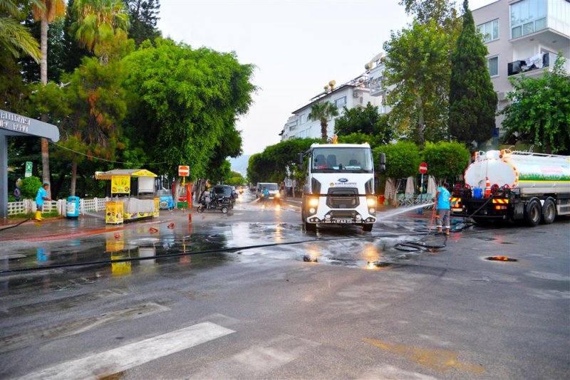 Alanya belediyesi’nden adım adım temizlik