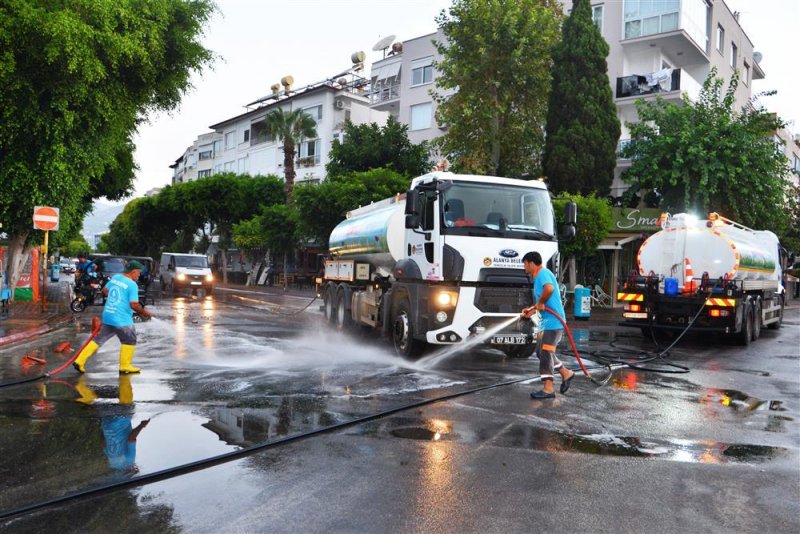 Alanya belediyesi’nden adım adım temizlik