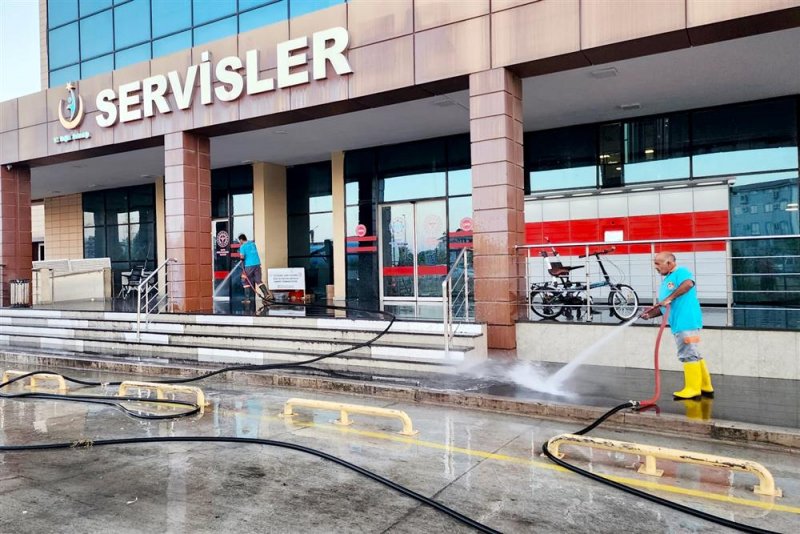 Alanya belediyesi’nden adım adım temizlik