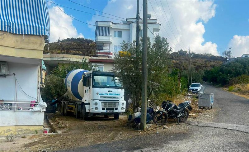 Alanya belediyesi'nden engelli vatandaşa özel yol