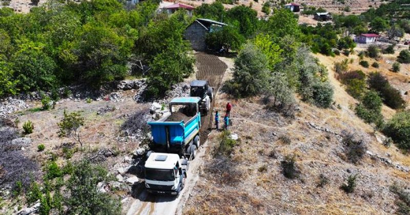 Alanya belediyesi’nden fiziksel engelli vatandaşın evine beton yol
