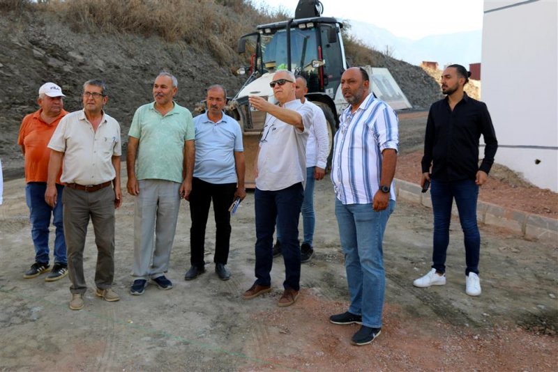 Alanya belediyesi’nden mahmutlar'a sıcak asfalt