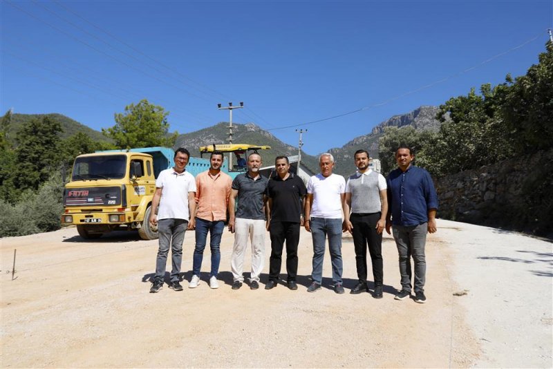 Alanya belediyesi’nden oba mahallesi’ne sıcak asfalt