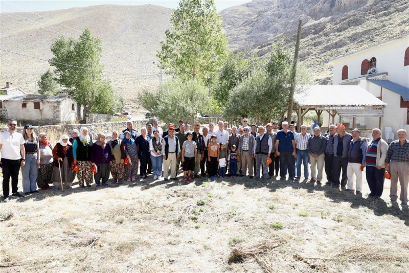 Başkan özçelik batı yaylalarında vatandaşlarla buluştu