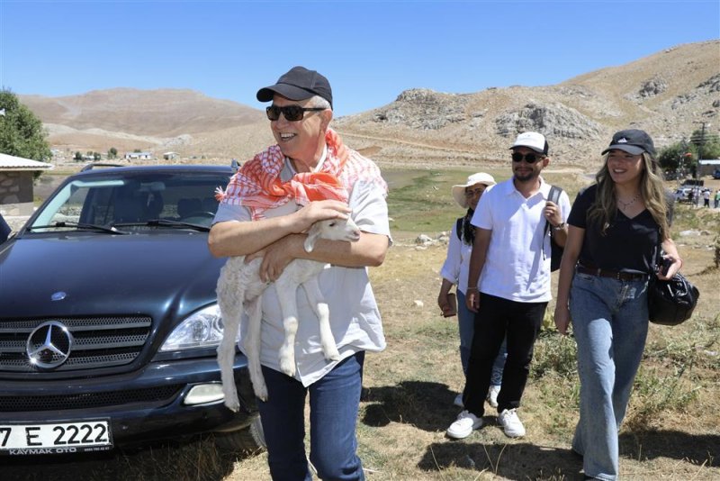 Başkan özçelik batı yaylalarında vatandaşlarla buluştu