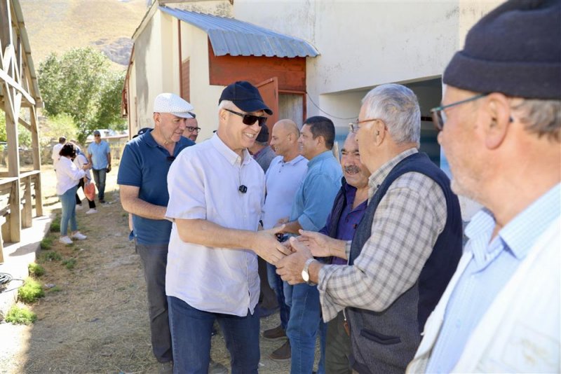 Başkan özçelik batı yaylalarında vatandaşlarla buluştu