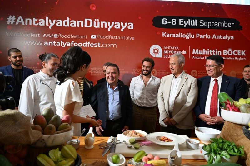 Başkan özçelik'ten tropikal meyve hasadına davet