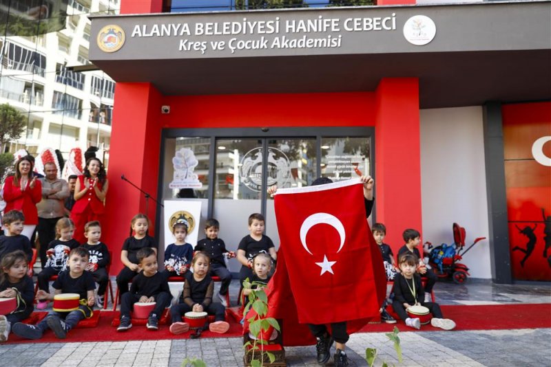 “alanya belediyesi hanife cebeci kreş ve çocuk akademisi ailelerin yükünü hafifletecek”
