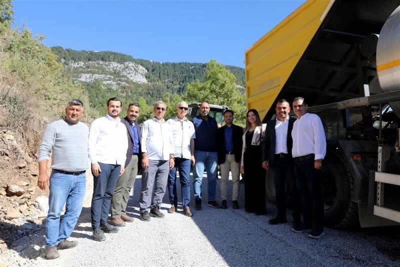 Alanya’da yıllardır asfalt bekleyen mahallelerde çalışmalar başlıyor