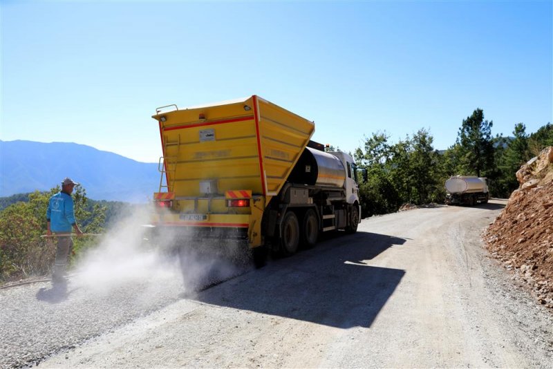 Alanya’da yıllardır asfalt bekleyen mahallelerde çalışmalar başlıyor