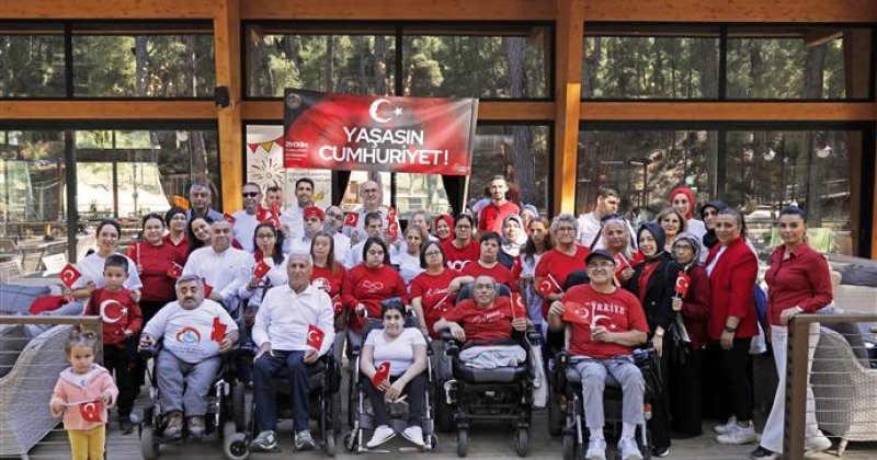 Engelsiz park ve yaşam merkezi’nden 29 ekim coşkusu