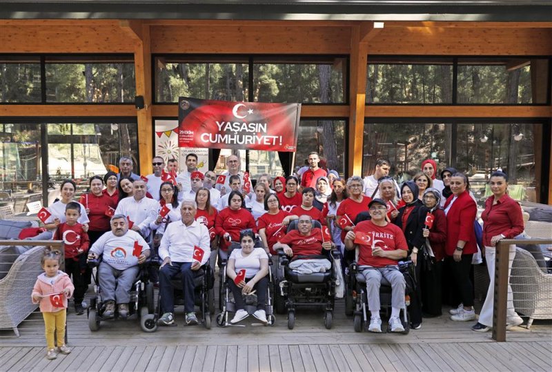 Engelsiz park ve yaşam merkezi’nden 29 ekim coşkusu