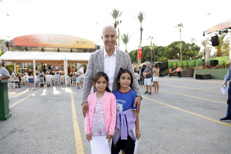 3. alanya tropikal meyve festivali renkli görüntülerle başladı