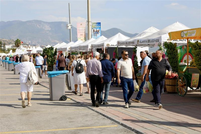 3. alanya tropikal meyve festivali renkli görüntülerle başladı