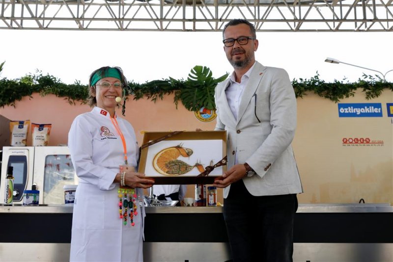 3. alanya tropikal meyve festivali renkli görüntülerle başladı