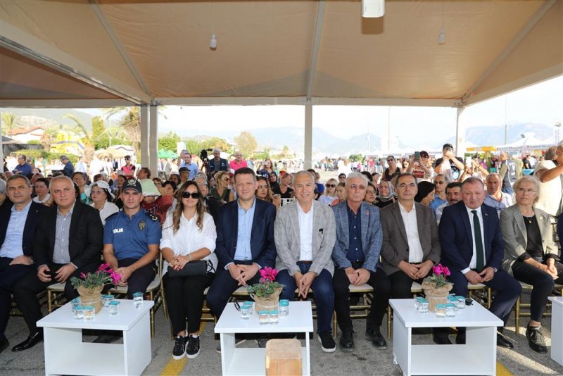 3. alanya tropikal meyve festivali renkli görüntülerle başladı