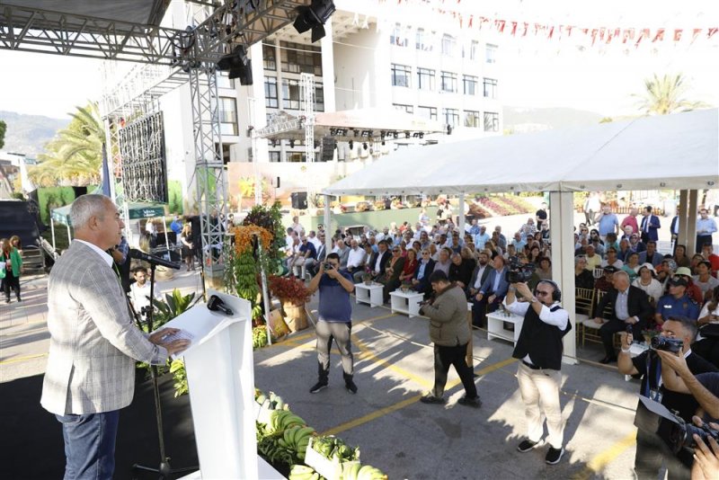 3. alanya tropikal meyve festivali renkli görüntülerle başladı