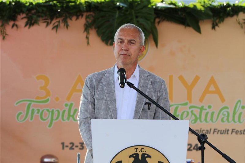 3. alanya tropikal meyve festivali renkli görüntülerle başladı