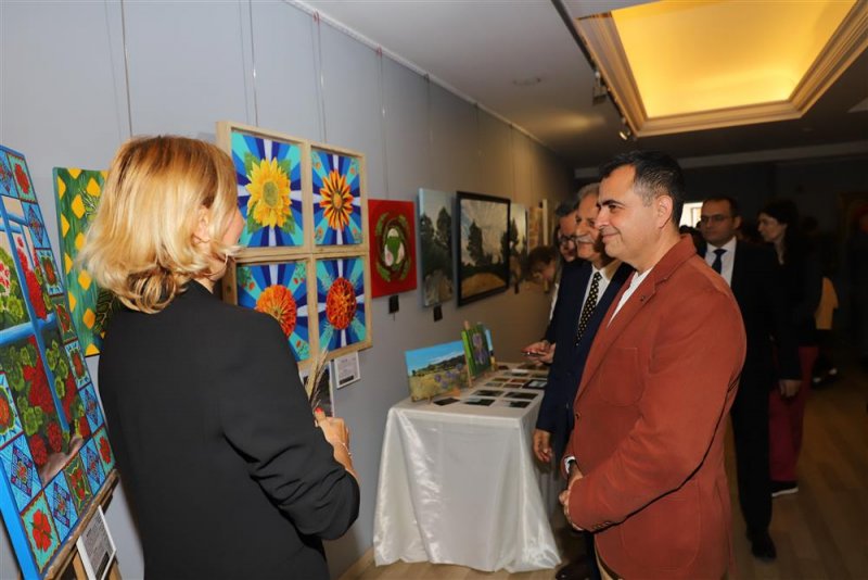 9. alanya uluslararası sanat sergisi açıldı