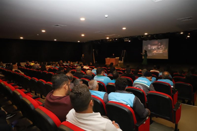 Alanya belediye personeline yönelik eğitimler sürüyor